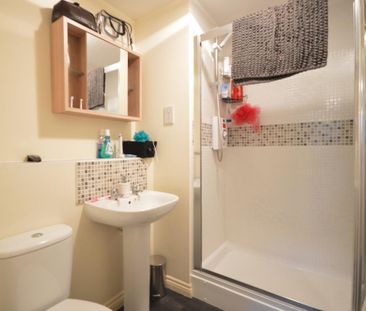 2 bedroom flat to rent - Photo 6