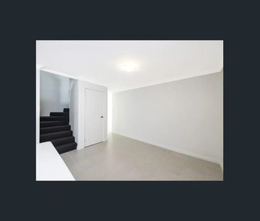 Maylands | 3-Bedroom Townhouse | Available 18 November 2025 - Photo 2