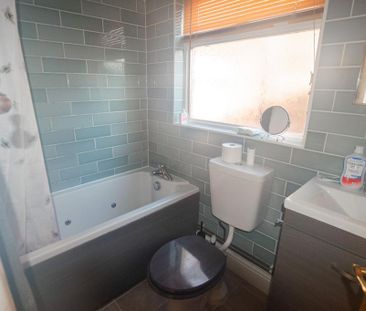 3 bedroom semi-detached house to rent - Photo 6