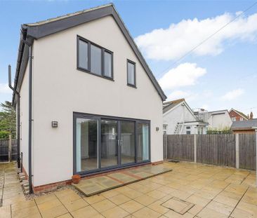 3 bedroom detached house to rent - Photo 2