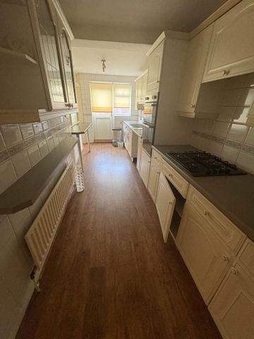 3 bedroom terraced house to rent - Photo 3