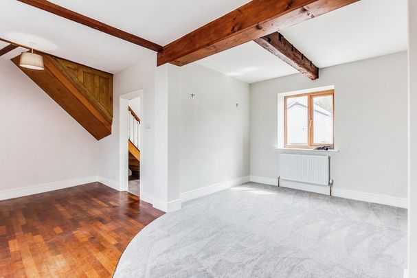2 bedroom end of terrace house to rent - Photo 1