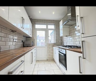 5 Bed Terraced House, Manor Road, IG11 - Photo 5