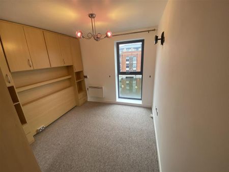 2 bedroom flat to rent - Photo 2
