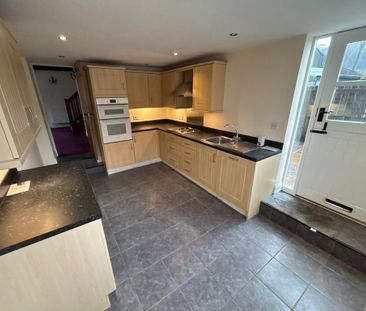 3 bedroom end of terrace house to rent - Photo 6