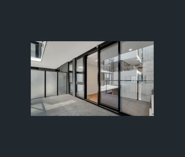 Stylish Modern apartment in South Melbourne - Photo 5