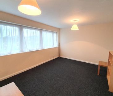 3 bed terraced house to rent in London Road, Rayleigh, SS6 - Photo 5