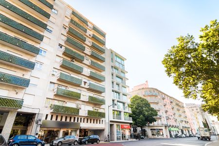2-bedroom apartment for rent in Avenidas Novas, Lisbon - Photo 4