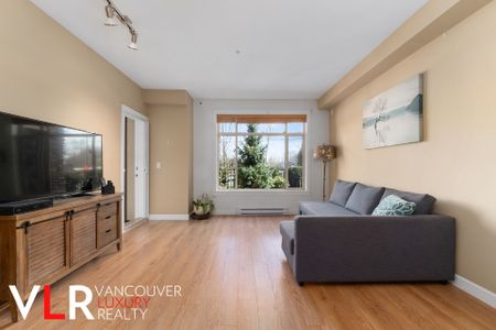 Condo in Langley, BC - Photo 4
