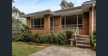 Two Bedroom Residence in Central Brunswick West location! - Photo 3