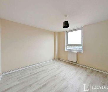 Willowfield, Harlow, Essex, CM18 - Photo 2