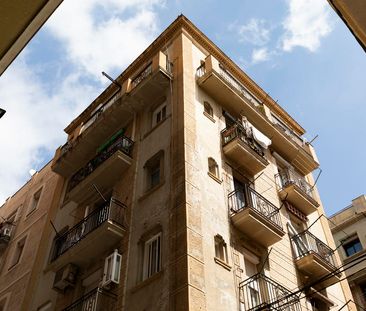 Newly renovated One-Bedroom Barceloneta Apartment with Balcony - Photo 3