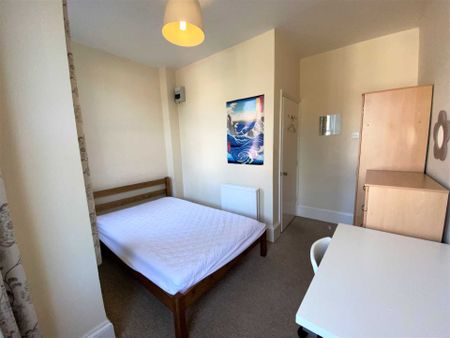 St Thomas Hill, Canterbury - Photo 3