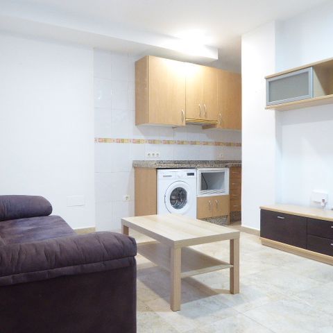 Apartamento de alquiler en Calle Tomás de Burgos, 12, Parque Victoria Eugenia - Photo 1