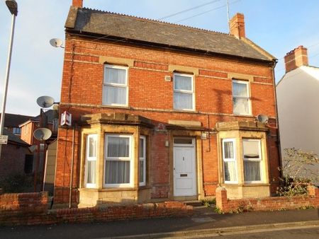 YEOVIL, BA20 1JW, Yeovil - Photo 2