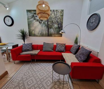 5 bedroom terraced house to rent - Photo 2