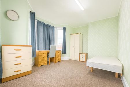 En-Suite Room To Let - HP11 - Photo 2