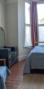 Room in a Shared Flat, Wallbutton Road, SE4 - Photo 3
