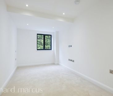 Bolters Lane, BANSTEAD - Photo 2