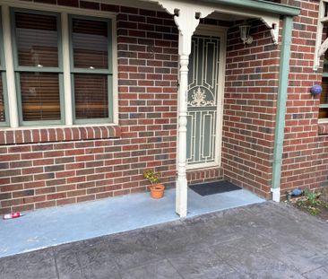 Altona Meadows - Photo 3