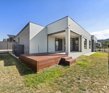 32 Grace Perry Street, Wright ACT 2611 - House For Rent | Domain - Photo 4