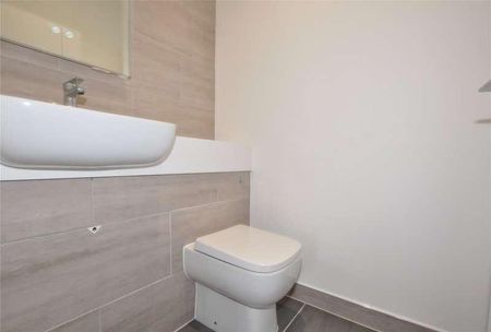 Prestige House, High Street, Egham, Surrey, TW20 - Photo 3