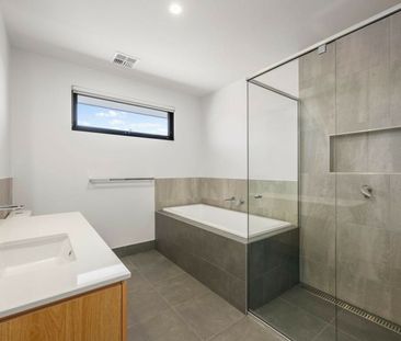 Modern Excellence in a Leafy Parkside Setting - Photo 3