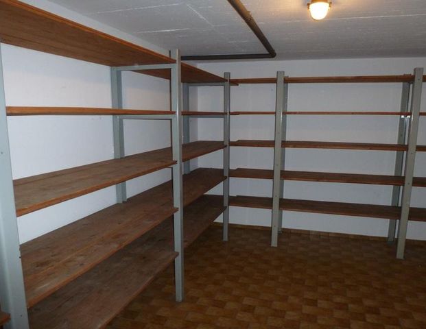 Tolle OG-Wohnung im 2 FH komplett renoviert, mit PKW-Stellplatz und Balkon in Gohfeld! - Photo 1