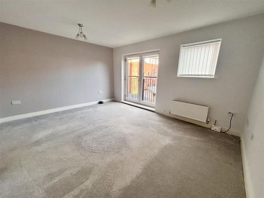 4 bedroom semi-detached house to rent - Photo 1