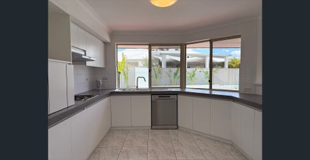 Perfect Family Home! - Photo 3