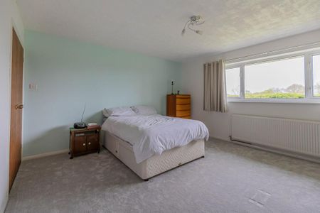 3 bedroom bungalow to rent - Photo 2
