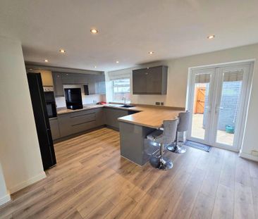 3 bedroom terraced house to rent - Photo 3