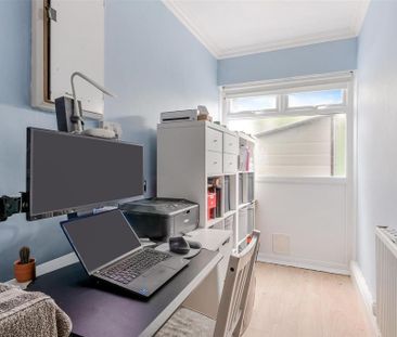 3 bedroom flat to rent - Photo 4