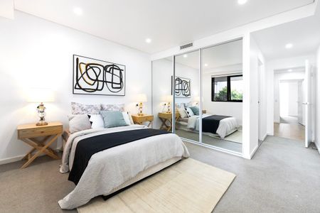 Townhouse-Style Split-Level w Three-Bedrooms & Three Bathroom - Photo 3