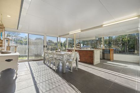 For Lease: Spacious Family Home in a Quiet Cul-de-Sac at Edens Landing! - Photo 4