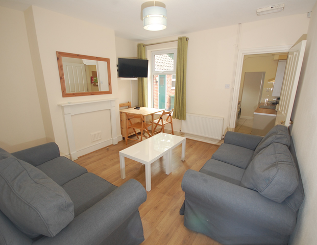 Granville Street Room 1 - Photo 1