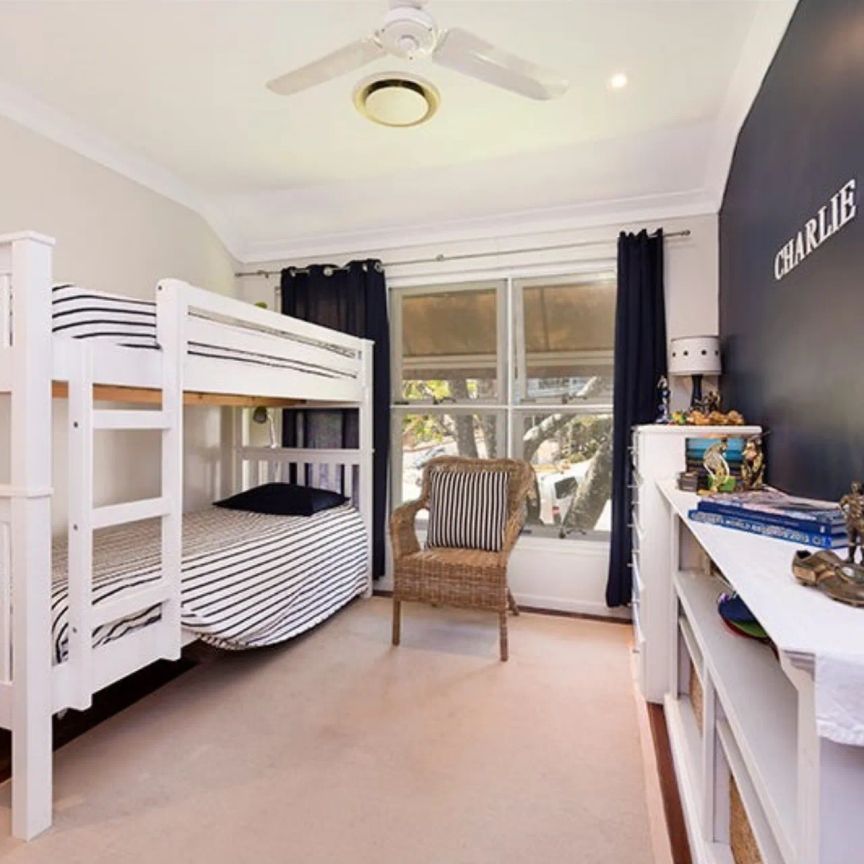 23 Newbolt Street, Holland Park. - Photo 1