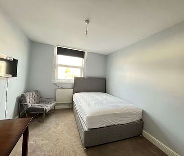 1 Bedroom | Flat 3, 81 Embankment Road, PL4 9HX - Photo 4