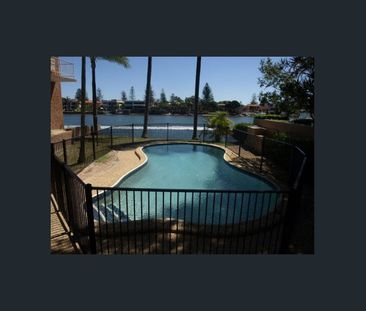 On Water, Walk to Surfers Paradise CBD, Pool, 6 Month Lease - Photo 6