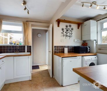 3 bedroom semi-detached house to rent - Photo 6