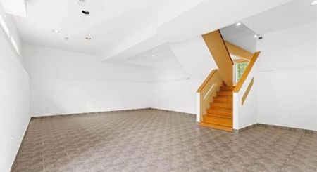 For Lease - 196 Nelson Street, Oakville, Ontario - Photo 4