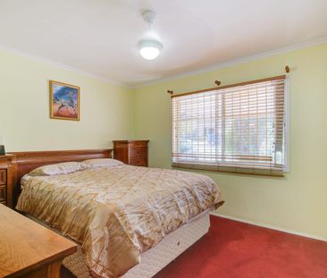 Well-Presented Brick Home in Prime Corner Position - Photo 6