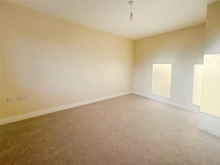 4 bedroom semi-detached house to rent - Photo 4