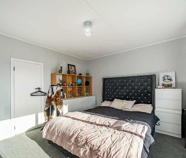 3BR Home with Ample Parking, Pets negotiable - Photo 1
