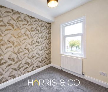 2 bedroom end of terrace house to rent - Photo 5