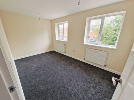 Cheyney Close, Wolverhampton, West Midlands, WV6 - Photo 3