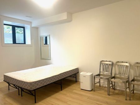 For Lease - 82 Avonhurst Road Unit# Bsmt, Toronto, Ontario - Photo 4