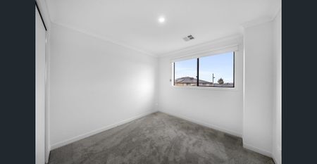 Stylish New Home - Photo 4