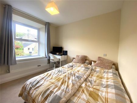 4 bedroom detached house to rent - Photo 3