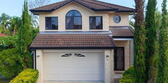 LUXURIOUS & BEAUTIFUL 4 BEDROOM HOUSE, MOVE IN AND ENJOY YOUR NEW HOME!! - Photo 3